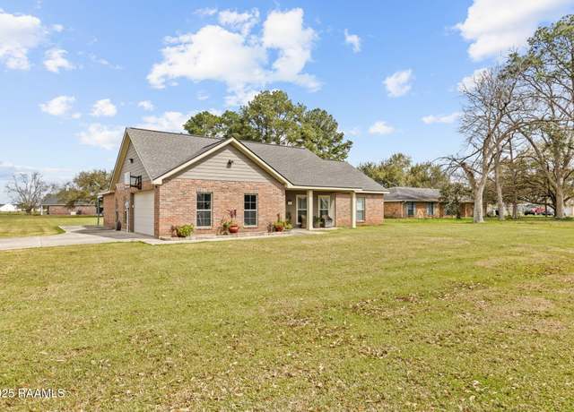 Property at 303 Sylvia Loop, Scott, LA 70583, 3 beds, 2 baths