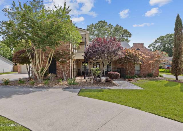 Property at 212 Bruce St, Lafayette, LA 70503, 4 beds, 3.5 baths