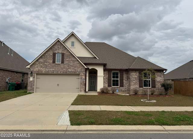 Property at 102 Deer Lake Ln, Lafayette, LA 70508, 4 beds, 2 baths