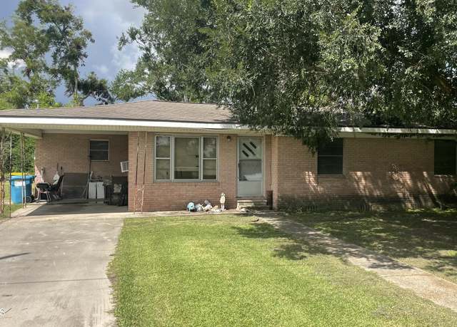 Property at 1128 Patin Rd, Breaux Bridge, LA 70517, 3 beds, 1 bath