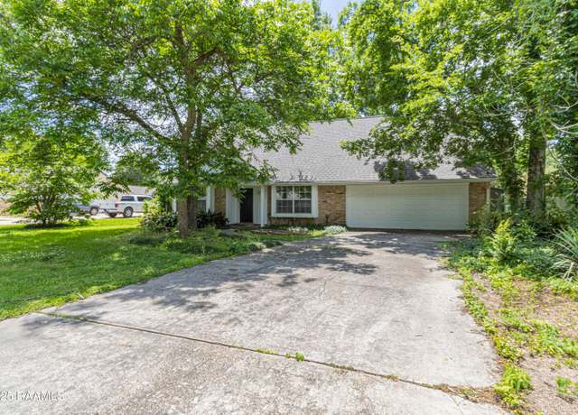 Property at 112 Marla Dr, Lafayette, LA 70508, 4 beds, 2.5 baths