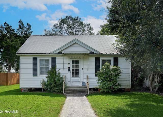 Property at 1408 Thomas St, Franklin, LA 70538, 3 beds, 2 baths