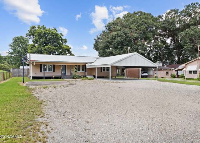 Property at 720 W Lastie St, Erath, LA 70533, 3 beds, 2 baths