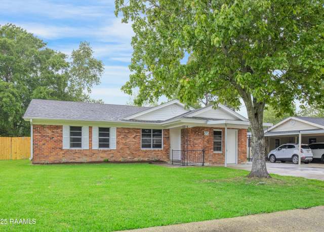 Property at 307 East Dr, New Iberia, LA 70563, 4 beds, 1.5 baths