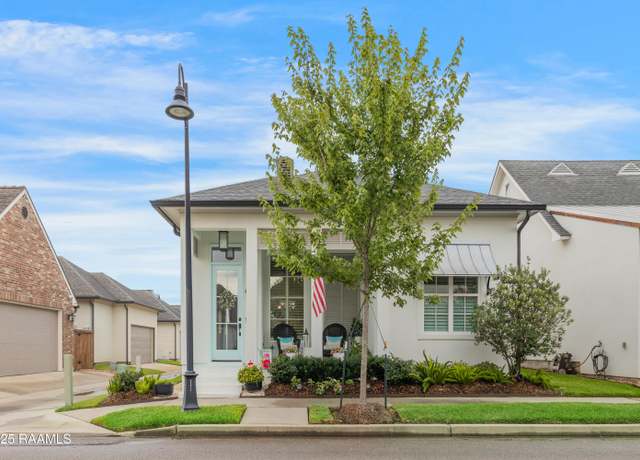 Property at 403 Catalina Ln, Youngsville, LA 70592, 3 beds, 2 baths