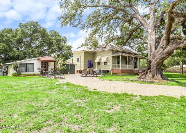 Property at 219 S Eola Rd, Broussard, LA 70518, 1 bed, 2 baths