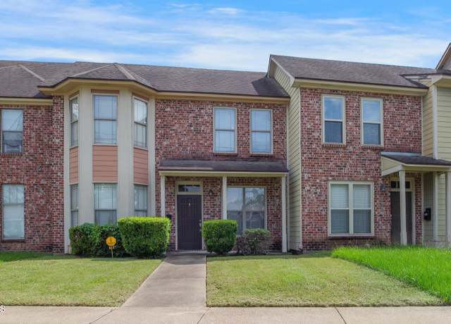 Property at 811 E University Ave, Lafayette, LA 70503, 3 beds, 2 baths