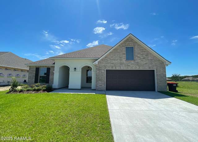 Property at 303 Hidden Meadows Dr, Lafayette, LA 70506, 5 beds, 3 baths