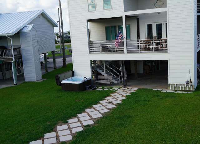 Property at 387 Admiral Craik Dr, Grand Isle, LA 70358, 5 beds, 3 baths