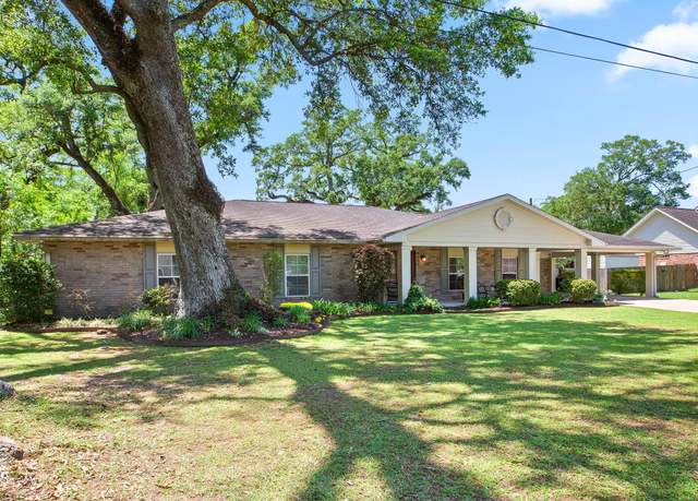 Property at 200 Sandager Ave, Jeanerette, LA 70544, 5 beds, 3 baths