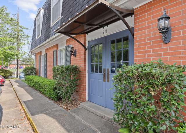 Property at 211 Versailles Blvd #5, Lafayette, LA 70501, 2 beds, 1 bath