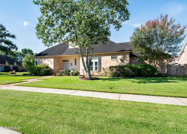 Property at 204 Stonington Dr, Lafayette, LA 70503, 4 beds, 3.5 baths