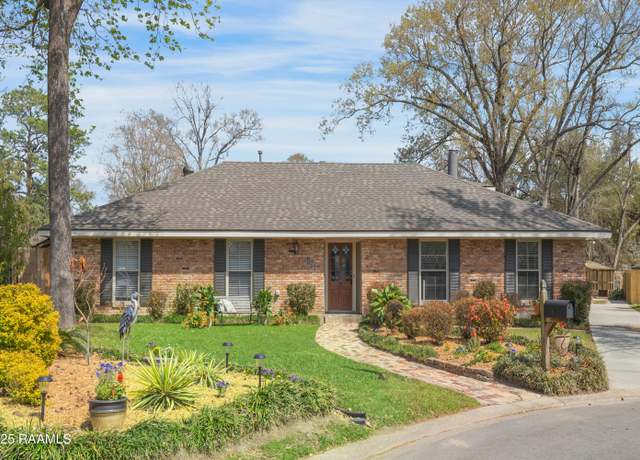 Property at 821 Dafney Dr, Lafayette, LA 70503, 4 beds, 3 baths