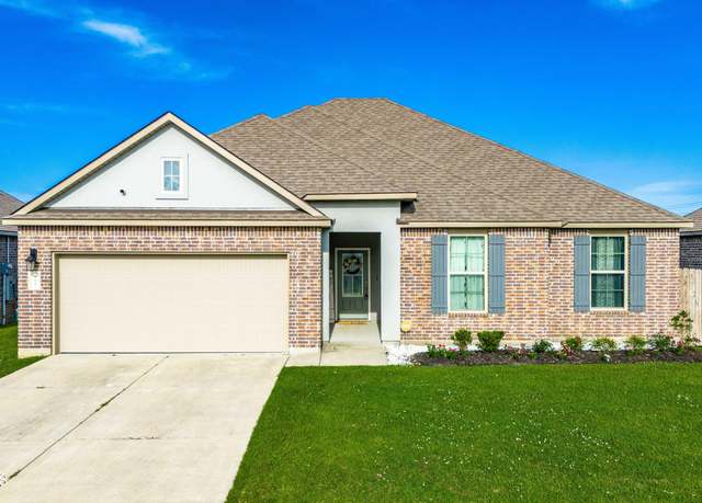 Property at 404 Durel Dr, Youngsville, LA 70592, 3 beds, 2 baths