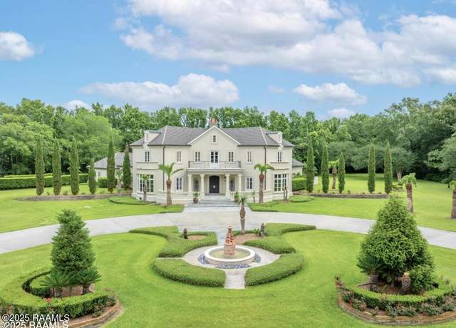 Property at 12425 N Marcus Rd, Abbeville, LA 70510, 5 beds, 4.5 baths