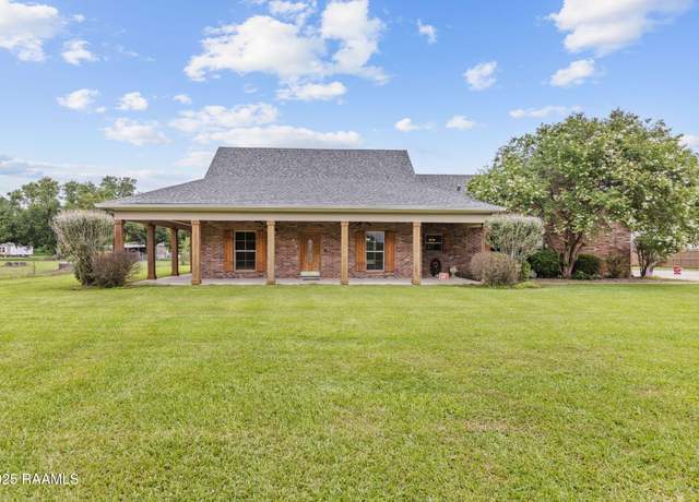 Property at 627 Rue Des Etoiles, Carencro, LA 70520, 2 beds, 2.5 baths