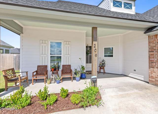 Property at 206 White Sky Dr, Broussard, LA 70518, 4 beds, 2 baths