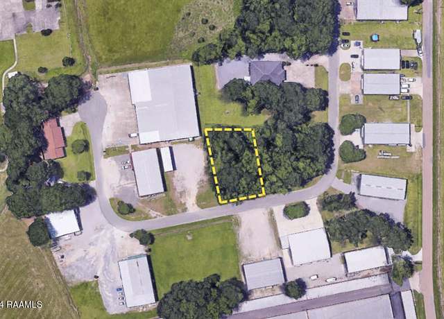 Property at 210 Fourpark Rd, Lafayette, LA 70507