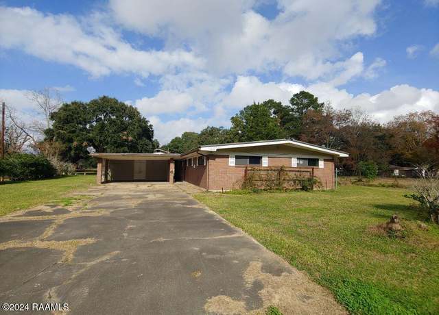 Property at 1101 Cherry St, Mamou, LA 70554, 3 beds, 2 baths