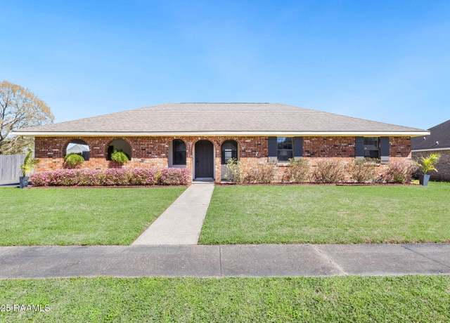Property at 106 Willowview Dr, Broussard, LA 70518, 3 beds, 2 baths
