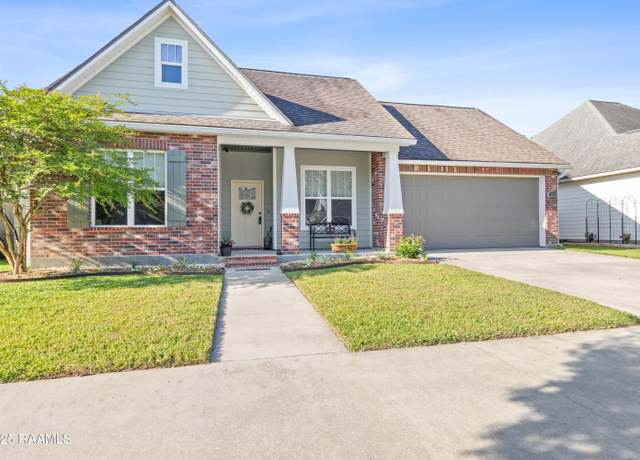 Property at 213 Oak Path Dr, Carencro, LA 70520, 3 beds, 2 baths