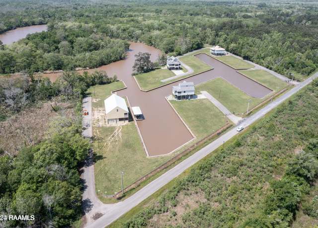 Property at 9403 Wahoo Ln, Abbeville, LA 70510