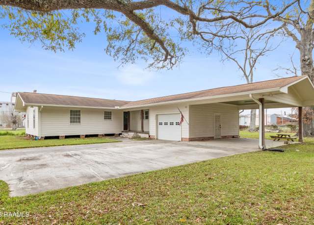 Property at 112 N Hebert Ave, Kaplan, LA 70548, 4 beds, 3 baths