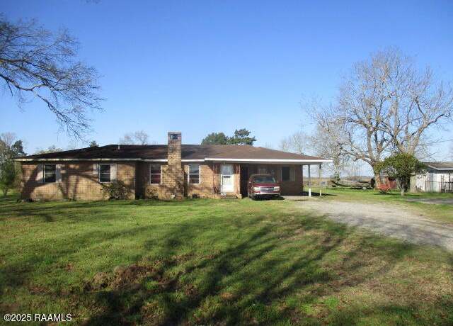 Property at 2026 S Chataignier Rd, Ville Platte, LA 70586, 3 beds, 1.5 baths