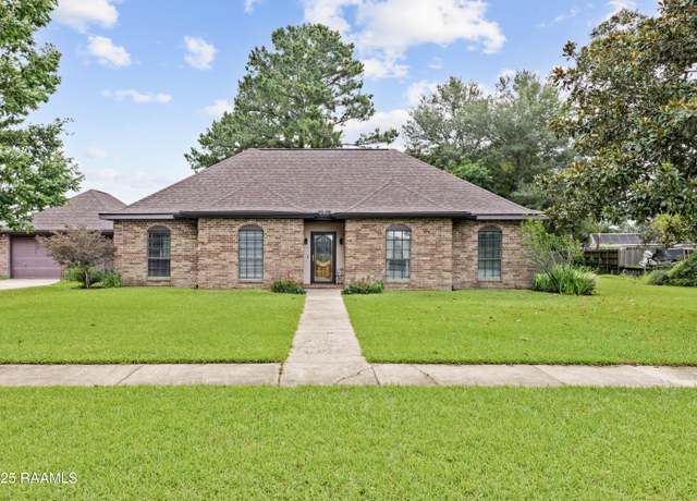 Property at 109 Woodward Dr, Lafayette, LA 70508, 4 beds, 2.5 baths