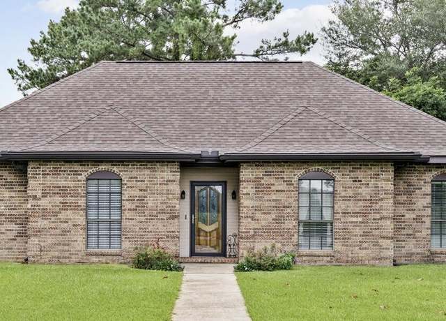 Property at 109 Woodward Dr, Lafayette, LA 70508, 4 beds, 2.5 baths