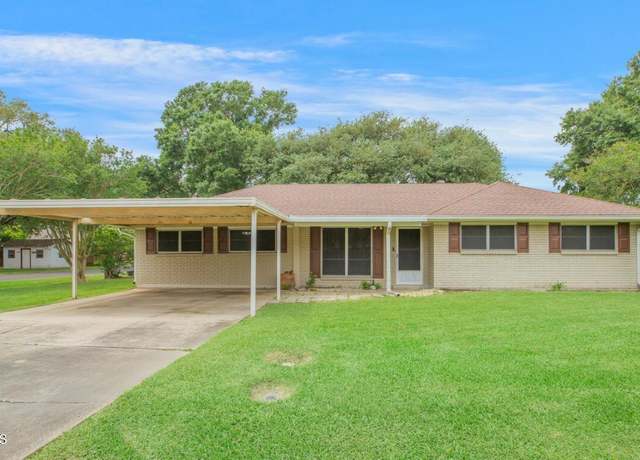 Property at 301 Crawford St, Lafayette, LA 70506, 3 beds, 1.5 baths