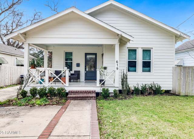 Property at 619 Oaklawn Ave, Lafayette, LA 70506, 3 beds, 2 baths