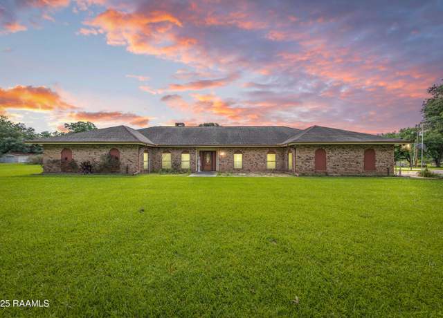 Property at 626 Patin Rd, Carencro, LA 70520, 3 beds, 3 baths