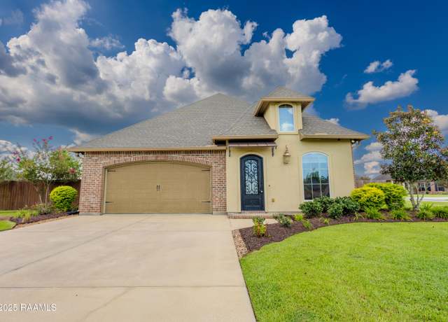 Property at 11417 Twin Oaks Cir, Maurice, LA 70555, 4 beds, 2.5 baths