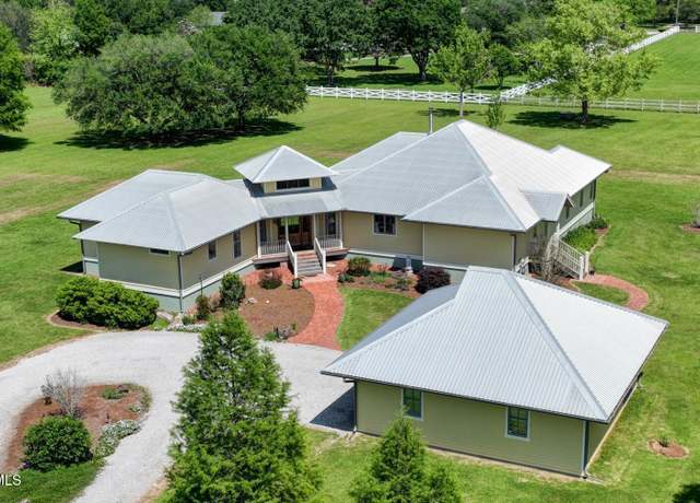 Property at 200 Equipment Ln, Carencro, LA 70520, 4 beds, 2.5 baths