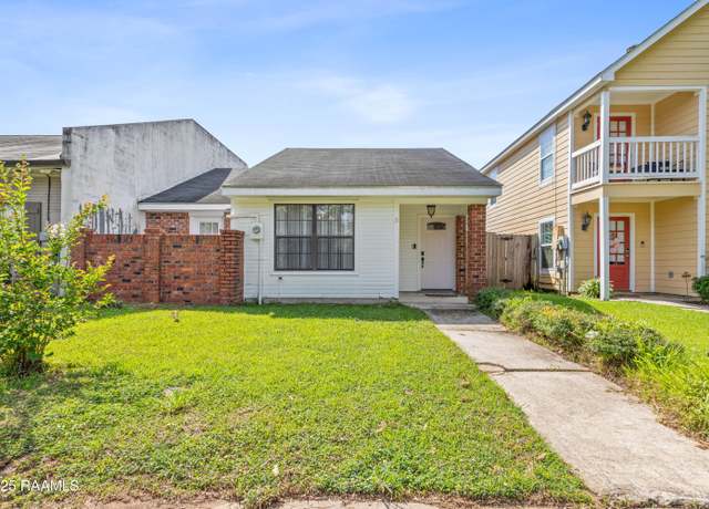 Property at 15 Courtyard Cir, Lafayette, LA 70508, 2 beds, 2 baths