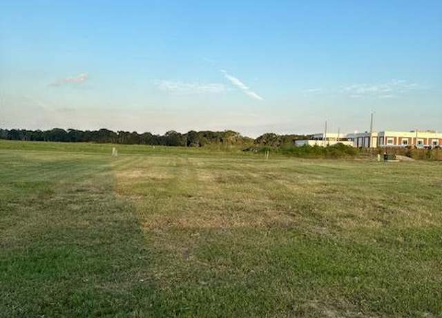 Property at 404 Broyles Ln, Youngsville, LA 70592