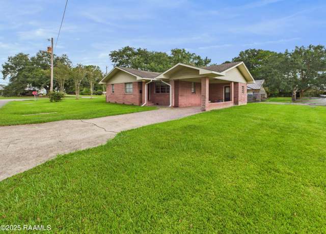 Property at 1016 Grace St, Abbeville, LA 70510, 3 beds, 2 baths