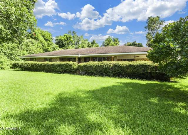 Property at 413 Maryview Farm Rd, Lafayette, LA 70507, 3 beds, 2 baths