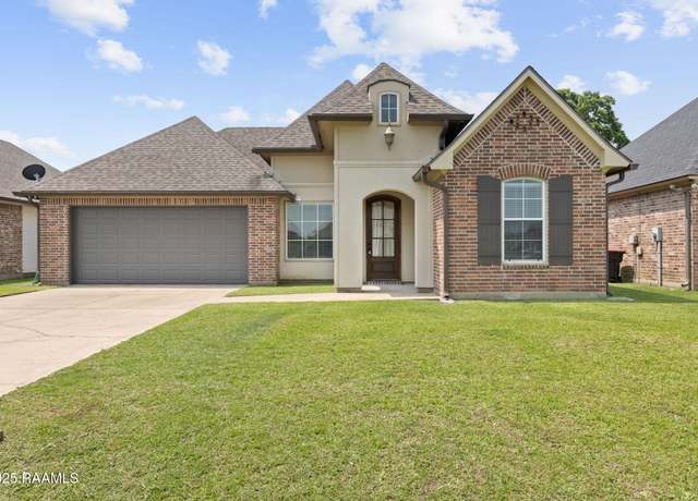 Property at 111 Regal Oaks Dr, Scott, LA 70583, 3 beds, 2 baths