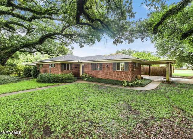 Property at 102 White Cir, Lafayette, LA 70506, 3 beds, 2 baths