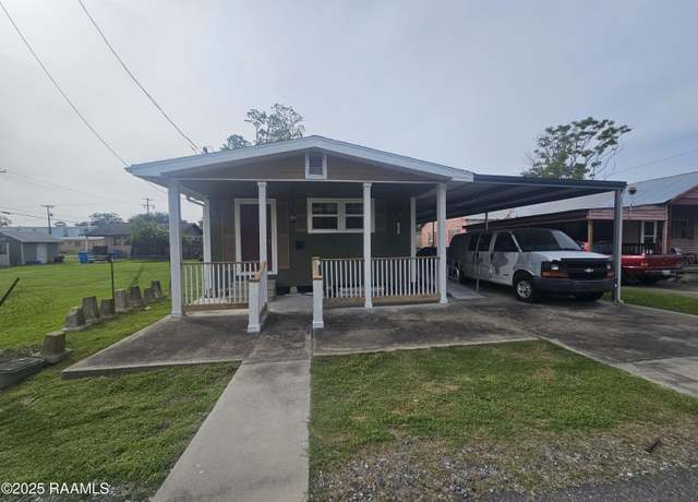 Property at 1605 Elm St, Franklin, LA 70538, 5 beds, 3 baths