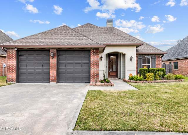 Property at 218 Cedar Grove Dr, Youngsville, LA 70592, 3 beds, 2 baths