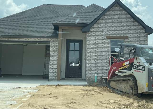 Property at 106 High Point Way, Youngsville, LA 70592, 4 beds, 2 baths