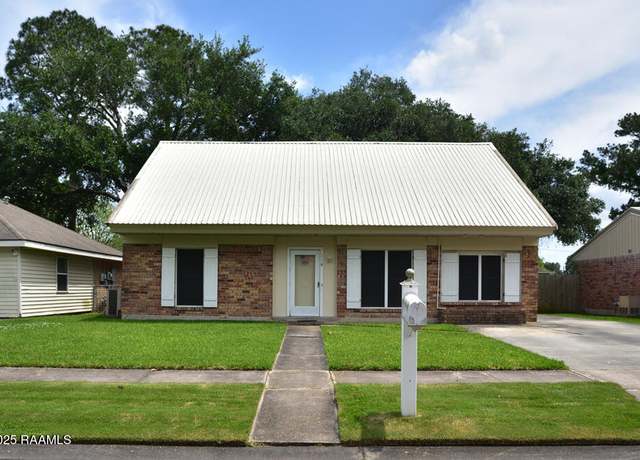 Property at 118 Fraternity Dr, Lafayette, LA 70506, 3 beds, 2 baths