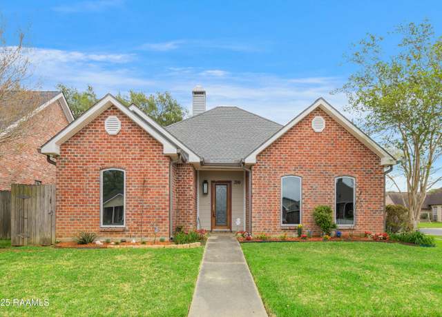 Property at 200 Westpointe Cir, Lafayette, LA 70506, 3 beds, 2 baths