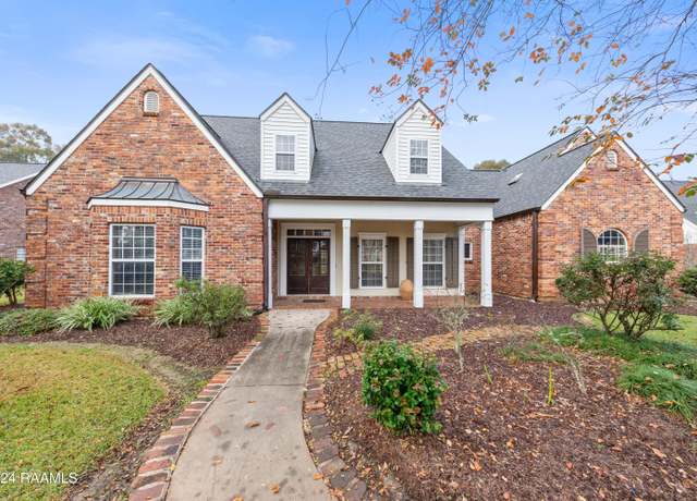 Property at 1013 Bayou Bend Cir, Breaux Bridge, LA 70517, 5 beds, 3.5 baths