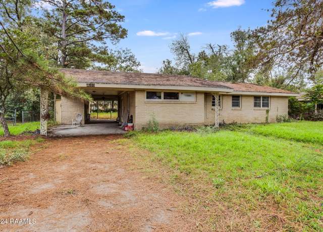 Property at 1439 Holly Dr, Opelousas, LA 70570, 3 beds, 2 baths