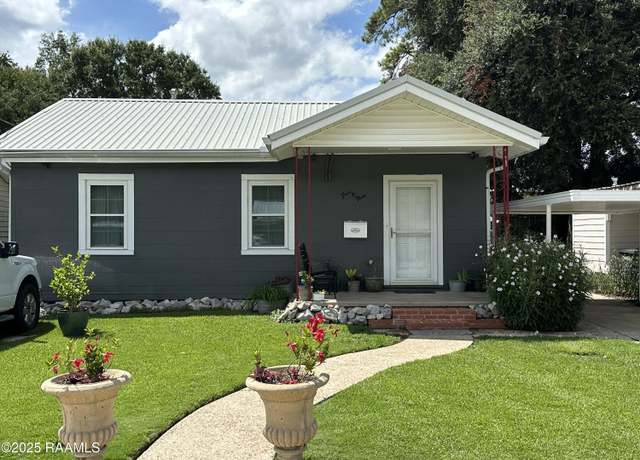 Property at 403 Mcilhenny St, New Iberia, LA 70563, 3 beds, 2 baths