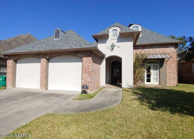 Property at 203 Metairie Ct, Lafayette, LA 70503, 3 beds, 3 baths